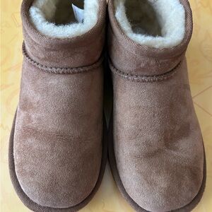 Girls UGGS booties, Sz 2